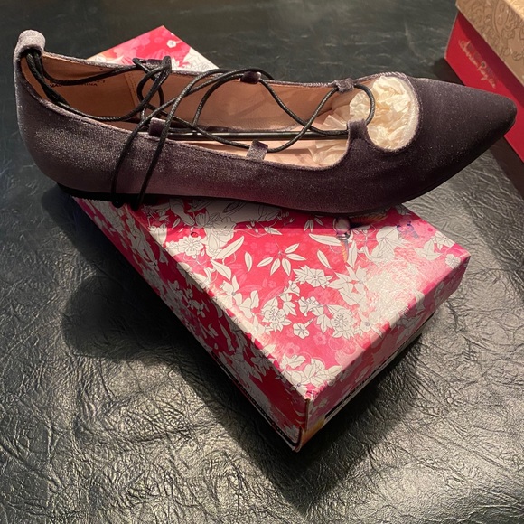 🚨SHOES🚨 - Picture 2 of 2